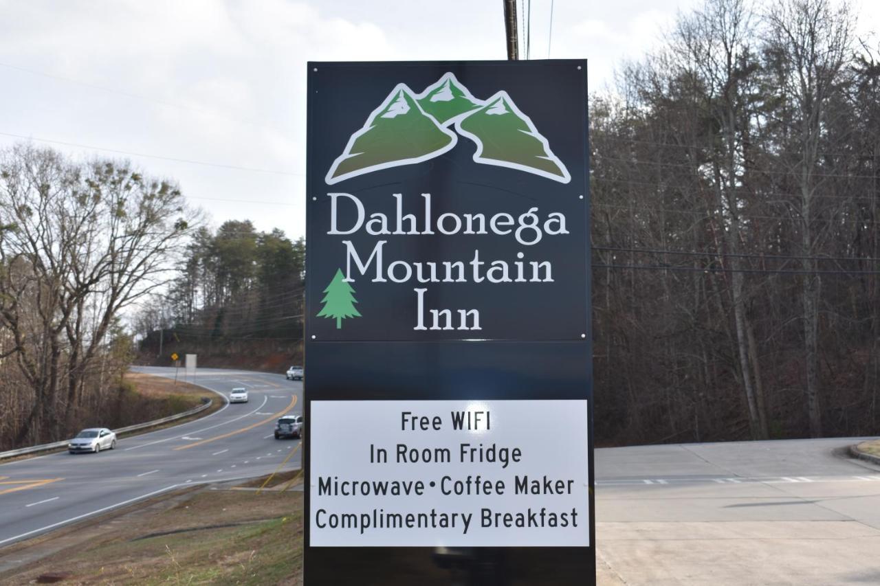 Dahlonega Mountain Inn Bagian luar foto